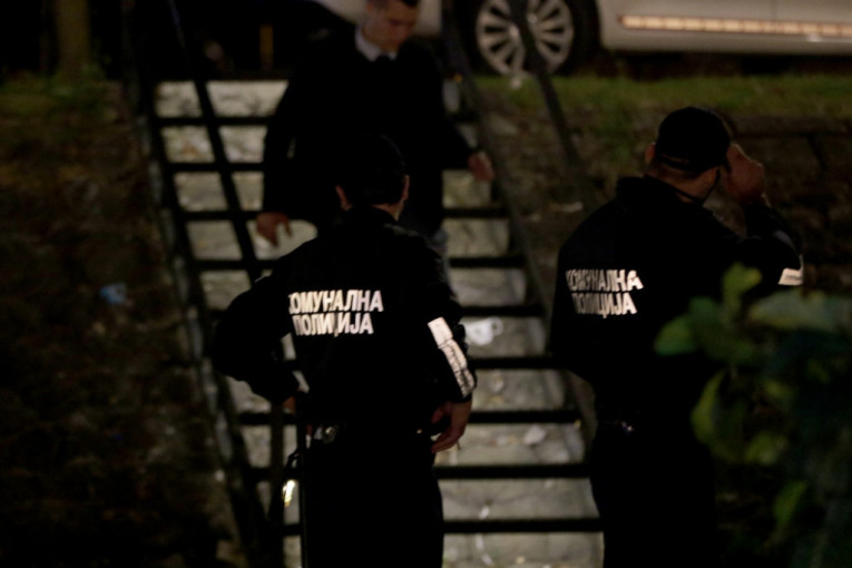 Policija rasterala goste sa korona žurke u centru Beograda: Zatečeno 100 ljudi u kafiću, pljuštale kazne