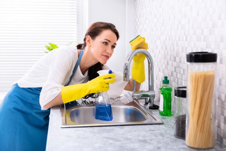 Oprez: Sredstva za dezinfekciju površina mogu da ugroze zdravlje ljudi u prostoriji