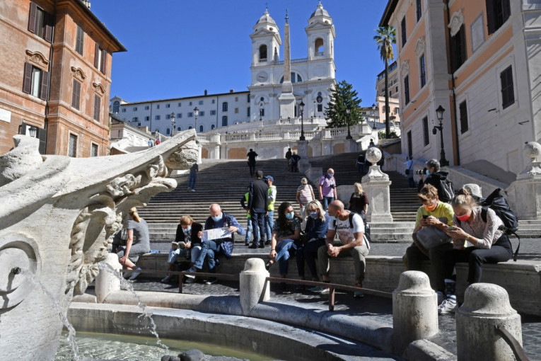 Hoće li se Italija opet zaključati? Novi rekord novozaraženih, Kampanja najugroženija, u Napulju kritično