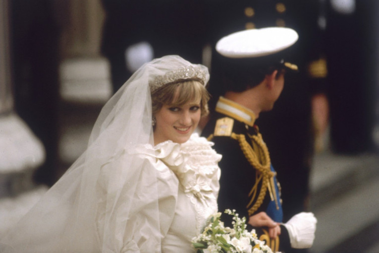 Princeza bi sutra napunila 60: Ovo su manje poznati detalji sa Dajaninog i Čarlsovog venčanja