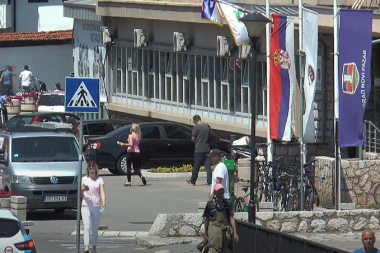 Neprimereno ponašanje u Novom Pazaru: Protiv policajca pokrenut disciplinski postupak!