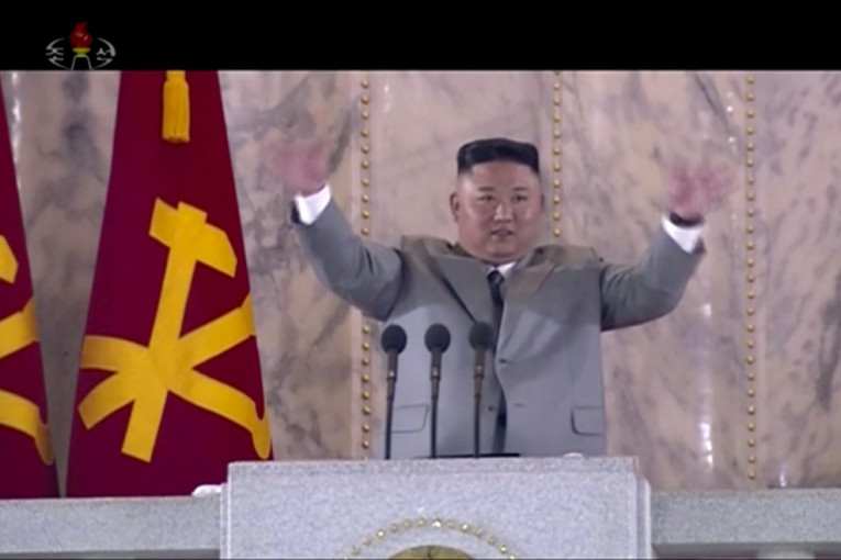 Kim Džon Un se obratio na noćnoj vojnoj paradi: Godišnjica partije pod čudnim okolnostima