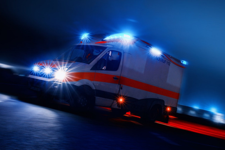 Težak udes na Ibarskoj magistrali: Sudar tri vozila, pet osoba povređeno