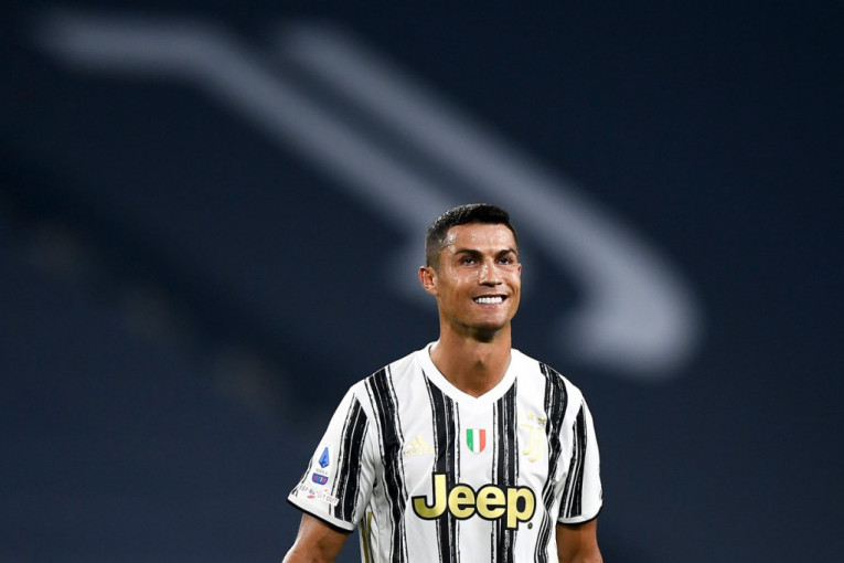 Crno na belo: Otkrivena tačna plata Ronalda u Juventusu