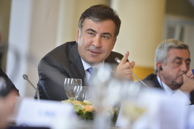 Bivši gruzijski predsednik Sakašvili prekinuo štrajk glađu (VIDEO)