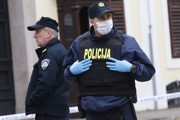 Pucnjava rano jutros u Zagrebu: Ranjen policajac kod zgrade Vlade, napadač se ubio(FOTO/VIDEO)