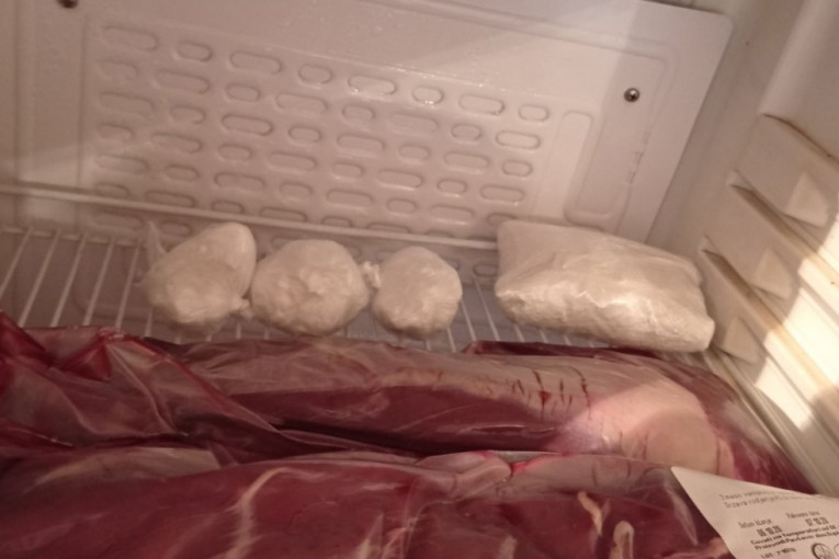 Policija pretresla stan dilera, drogu pronašli u frižideru pod šniclama