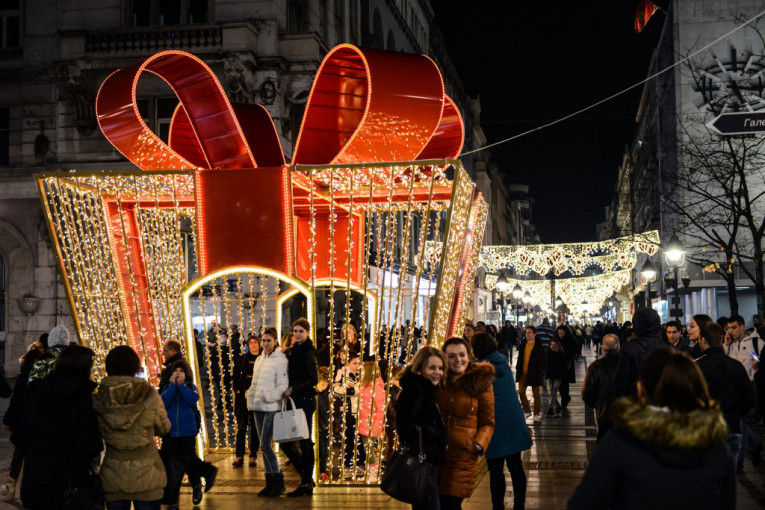 Beograd još samo danas u novogodišnjem ruhu: Od sutra se gasi dekorativna rasveta