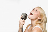 Pevajte vesele pesme: Štitnoj žlezdi prija kad pustite glas