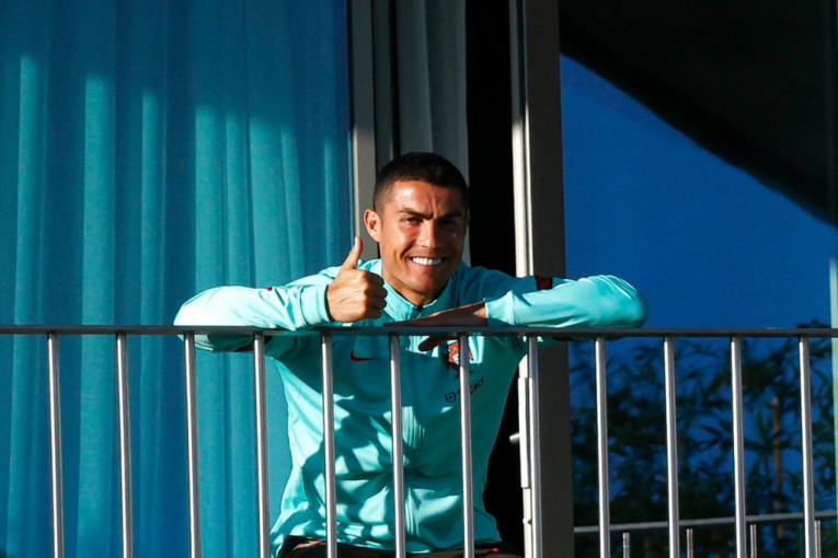 Stigle prve fotografije: Šta Ronaldo radi u izolaciji?
