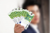Svaki Crnogorac duguje više od 8.000 evra