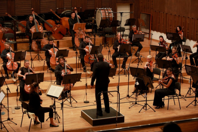 Muzika svuda: Filharmonija i serenade pod krovovima grada