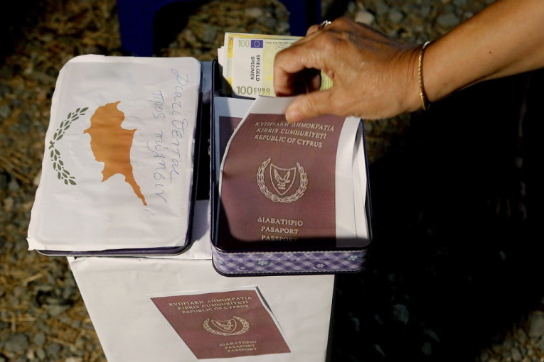 Skandal na Kipru: Premijer prodao pasoš investitorima, pa podneo ostavku (FOTO)