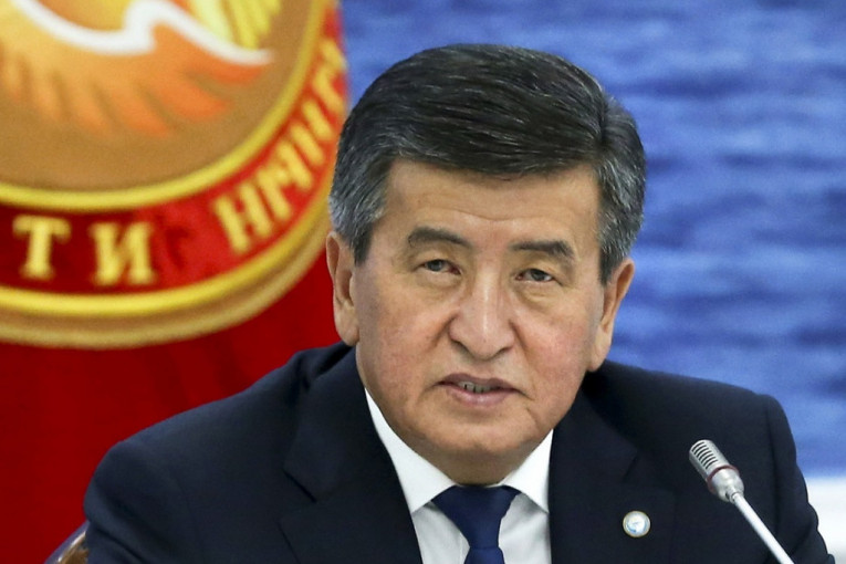 Kirgistan više nema predsednika, Ženbekov podneo ostavku (FOTO)