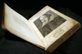 Najskuplja knjiga na svetu na neobičnom putovanju: Šekspir u staklenoj kutiji (FOTO)