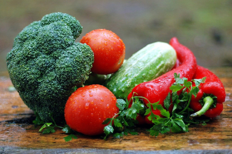 Kupite povrće direktno iz naše krovne bašte (video)