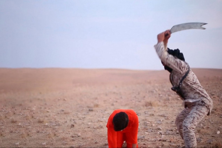 Svet u kandžama verskog fundamentalizma: Teroristički napad u Francuskoj tipičan primer egzekucija u pustinjama Sirije i Iraka