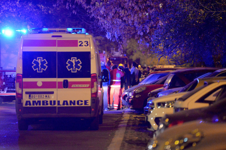 Ponovo! Vozilo naletelo na ženu i dvoje dece na pešačkom: Hitno prevezeni u pančevačku bolnicu