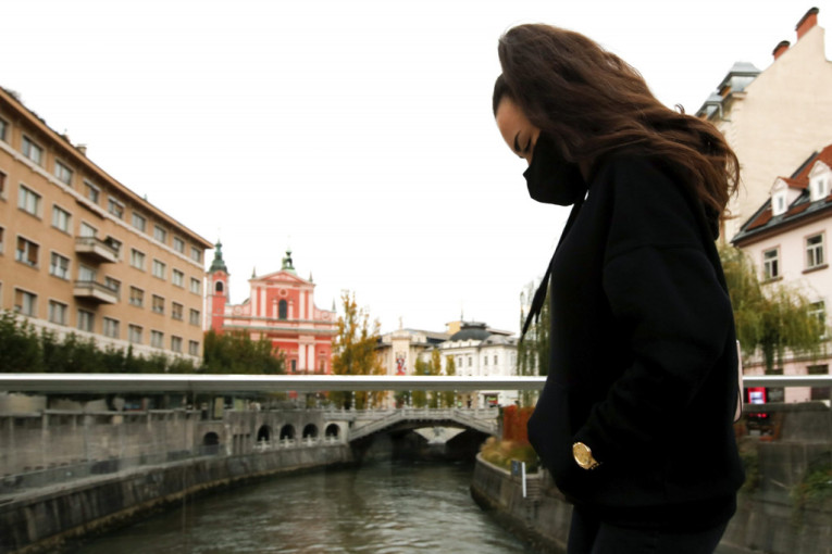 Manje obolelih u Sloveniji, ali zabrinjava broj onih koje koronavirus pobeđuje