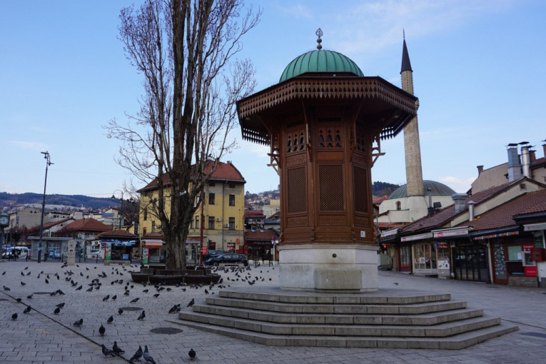 Krvavi obračun u Sarajevu: Policija na asfaltu zatekla muškarca bez znakova života