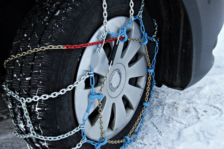 Vozači, zimske gume su od danas obavezne: Za nepoštovanje ovog pravila sledi kazna