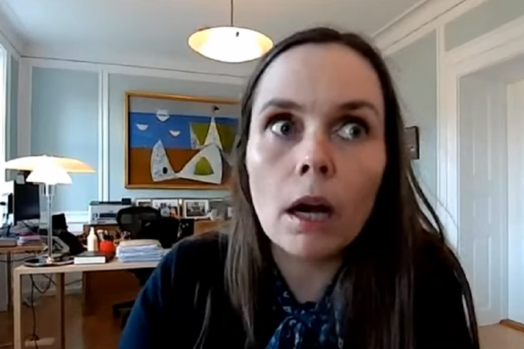 Jak zemljotres na Islandu: Poslanici potrčali napolje, a reakcija premijerke je hit (VIDEO)