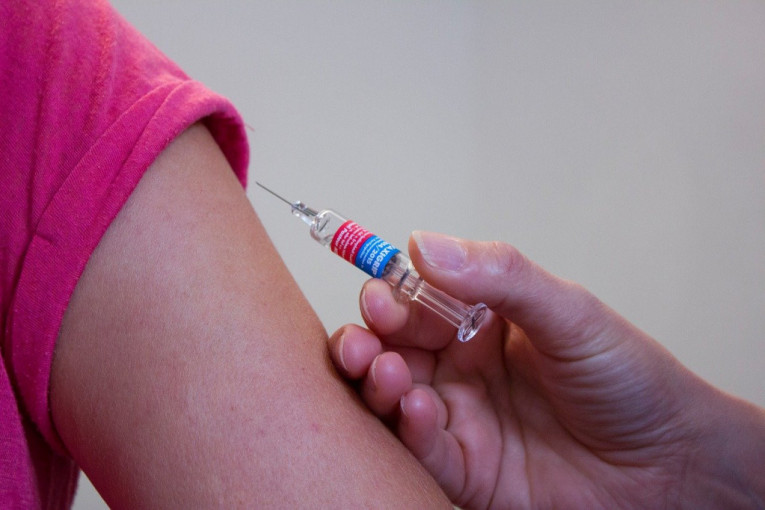 Doktorka šokirala Austriju: 60 osoba vakcinisano istim špricem