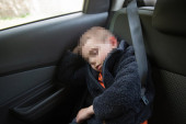 Dečak sa poteškoćama u razvoju pobegao iz vrtića: Majka ga našla u autu isped kuće!
