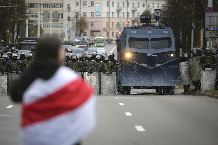 Tri meseca bunta u Belorusiji: Šok bombe, pucnji i hapšenja (FOTO, VIDEO)