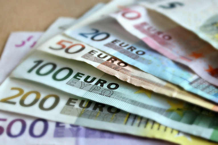Jesmo li ih pretekli: Crnogorci u januaru zaradili 530 evra