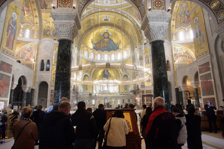 Hram Svetog Save danas, na praznik Svete Petke, otvoren za posetioce (FOTO)