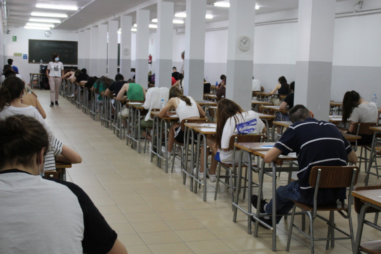 Testovi koje sprovodi UN pokazali: Učenici u Srbiji znaju da primene nešto više od trećine gradiva