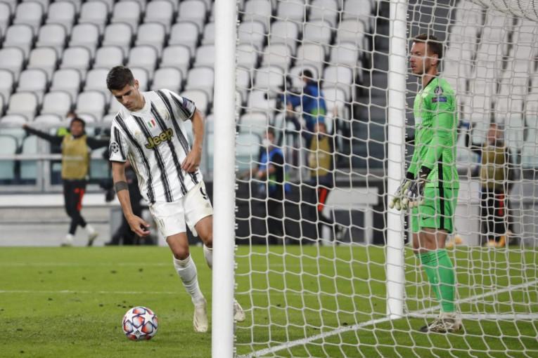 Kakav maler AlVARa Morate protiv Barselone: Tri puta VAR poništavao gol Juventusa (foto)