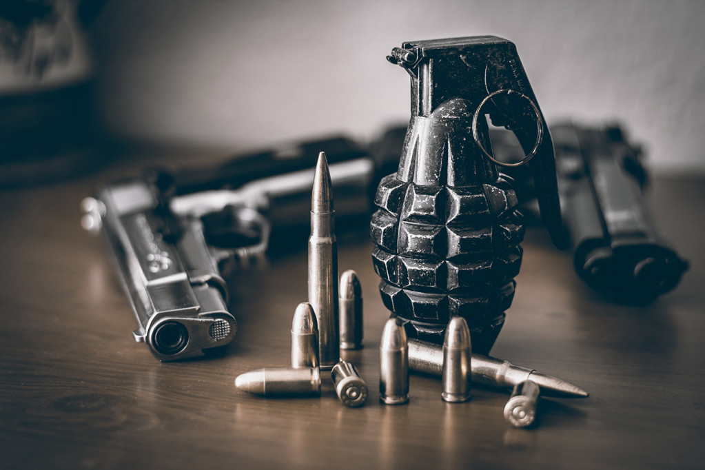 Velike količine naoružanja iz BiH prodaju se nelegalno u EU: Šverc oružja "dodatni biznis" kriminalnim grupama
