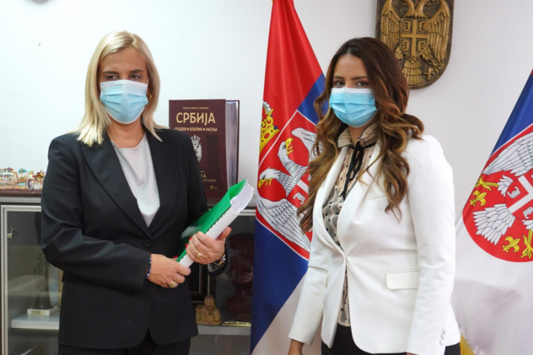 Nova ministarka pravde Maja Popović preuzela dužnost od Nele Kuburović Kisić