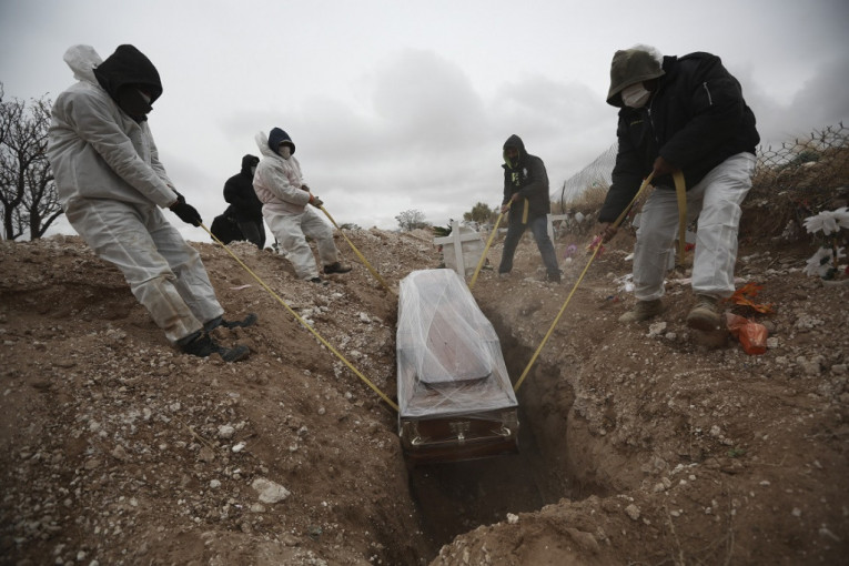 Rat narko-bandi podigao Meksiko na noge: Pronađeni ostaci 59 tela u iskopanim jamama