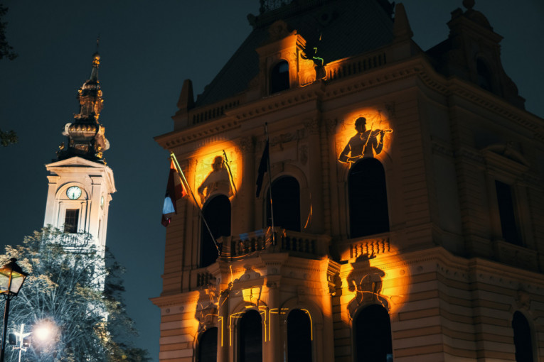 Fasade u Beogradu sijale Betovenu u čast: Svetlosne 3D instalacije na Ambasadi Austrije