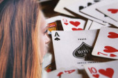 "Živela sam u paklu, kockao se stalno, a šamari su mi bili svakodnevica": Ispovest žene čiji je partner zavisnik od kockanja