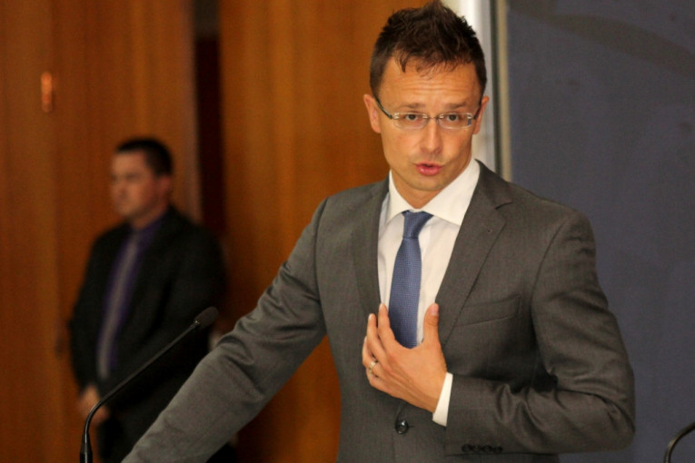 Šef mađarske diplomatije: Nije fer da KiM bude preduslov za integracije Srbije