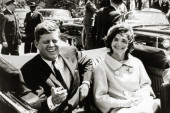 Oliver Stoun razotkriva tajne Kenedijevog ubistva: Premijera filma „JFK: S druge strane ogledala“ na Beldoksu (VIDEO)