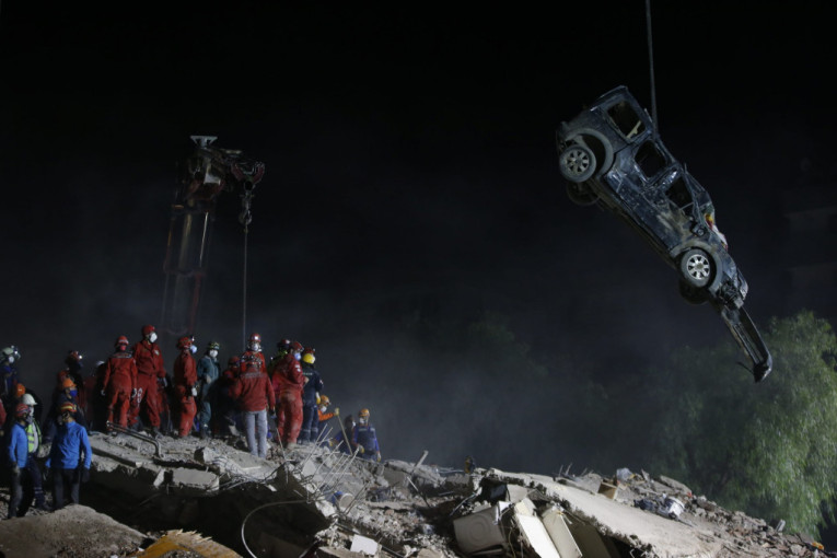 Turska i Grčka broje žrtve posle stravičnog zemljotresa: Čovek preživeo 34 sata pod ruševinama (FOTO, VIDEO)