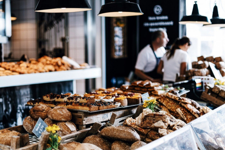 Nije šala: U jednoj pekari nude platu od 1.000 evra i stan, a to nije jedina ponuda