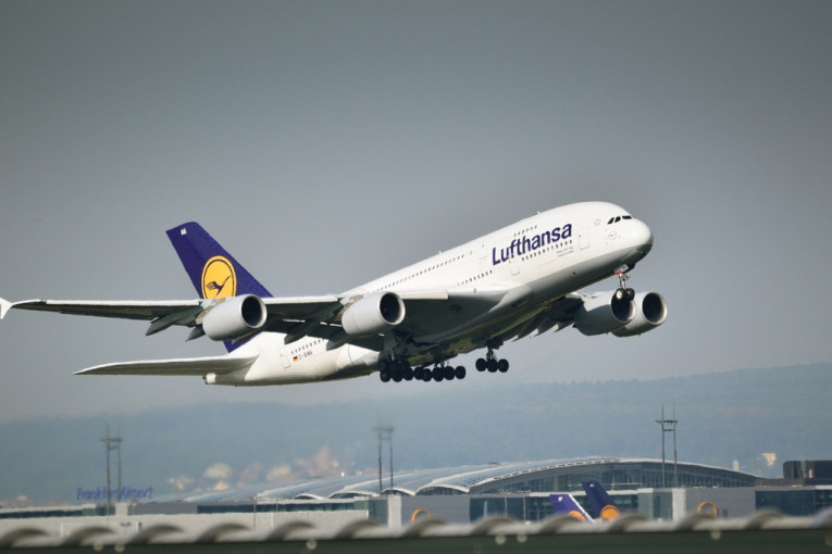 Lufthanza obustavlja letove za Sarajevo do polovine 2021.