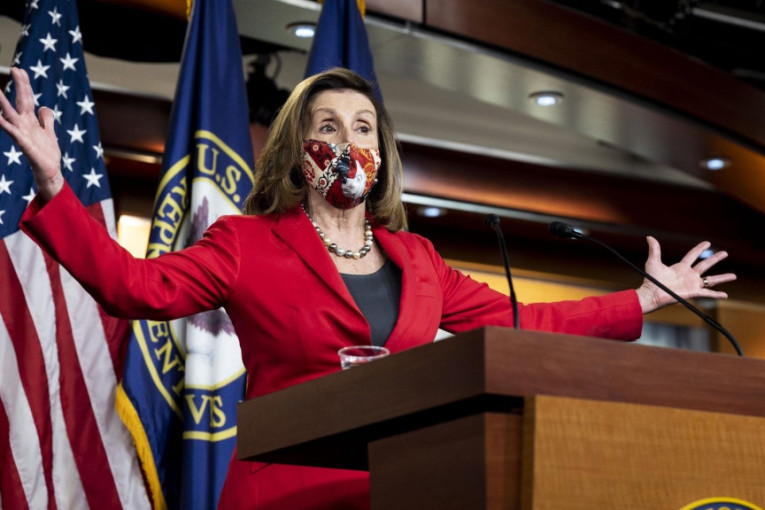 Pelosi ne odustaje: "Smenićemo Trampa!"