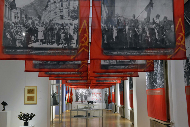 Svet pod lancima nečovečnosti: Izložba ratnih slika Srbije u Drugom svetskom ratu