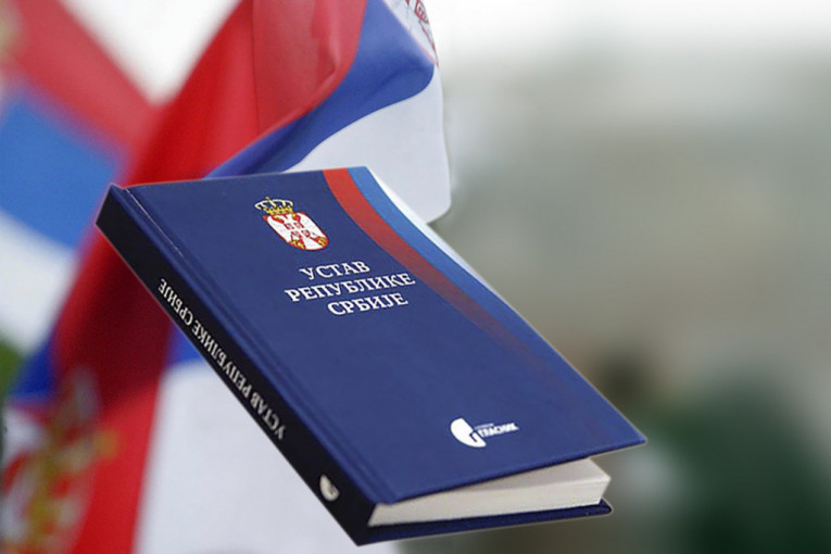 Zacementiran status Kosova i Metohije: Na današnji dan 2006. godine proglašen je Ustav Srbije