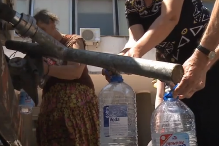 Tri naselja na Voždovcu danas bez vode