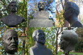 Među krošnjama, rasute po parku: Da li znate koji sve velikani imaju spomen-biste na Kalemegdanu?