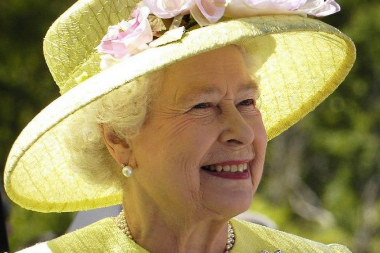 Stižu lepe vesti iz Bakingemske palate: Kraljica dobila deseto praunuče!