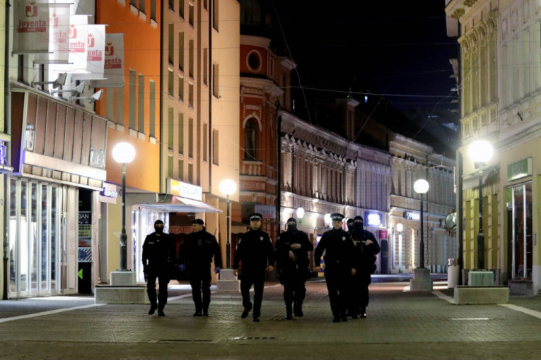 Građani u šoku: Porno-snimak prikazan na panou u centru Banjaluke, Grad se ograđuje